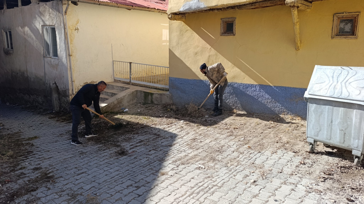 Çemişgezek Belediyesi, Kale ve Hamamatik Mahallelerinde Çalışmalarını Sürdürüyor