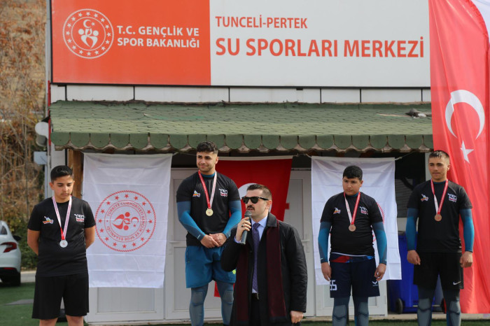 Pertek’te Okul Sporları Deniz Kanosu İl Birinciliği Müsabakaları Yapıldı