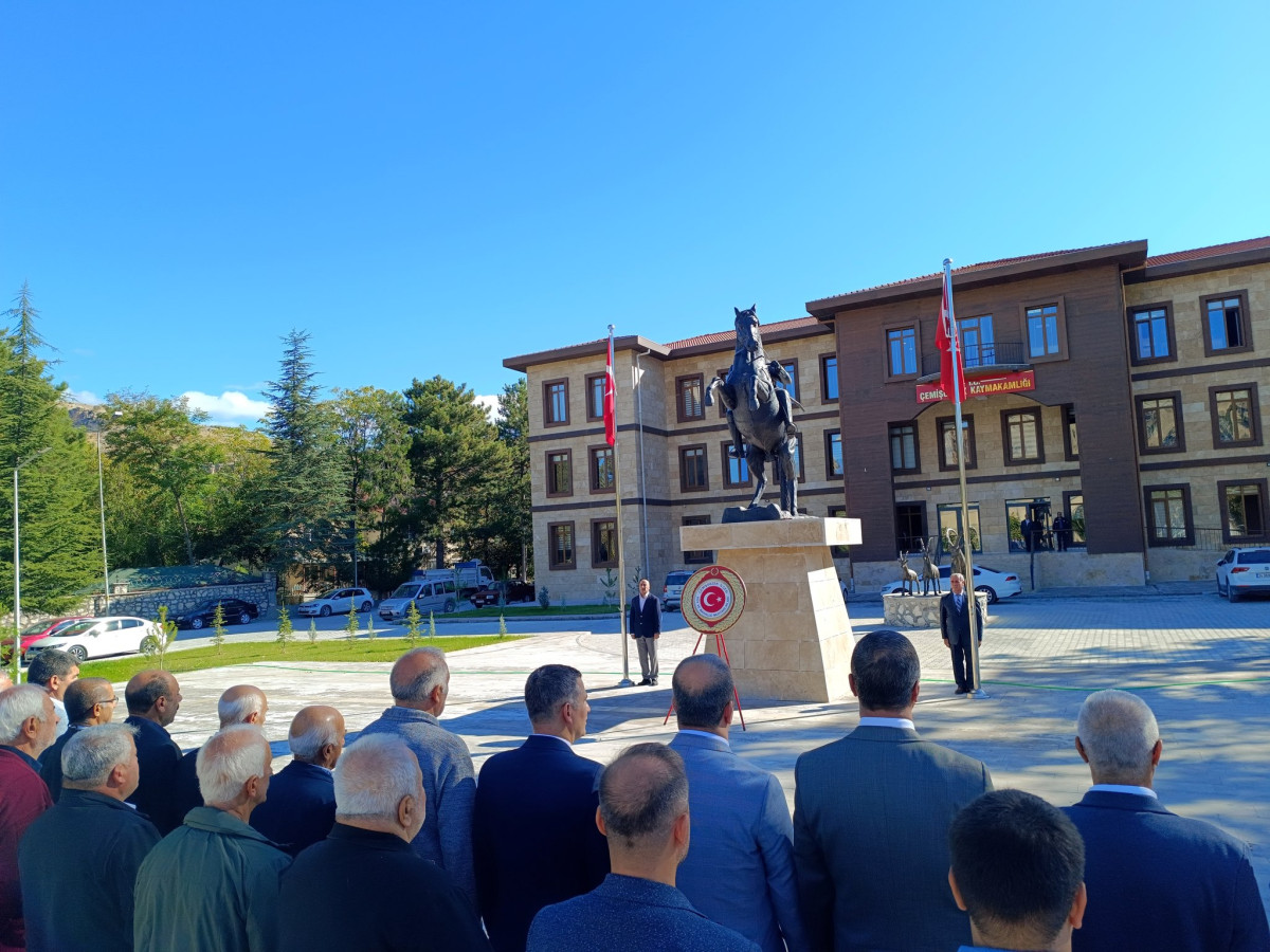 19 Ekim Muhtarlar Günü'nde Kaymakam Cüneyt Zor, Muhtarlarla Buluştu