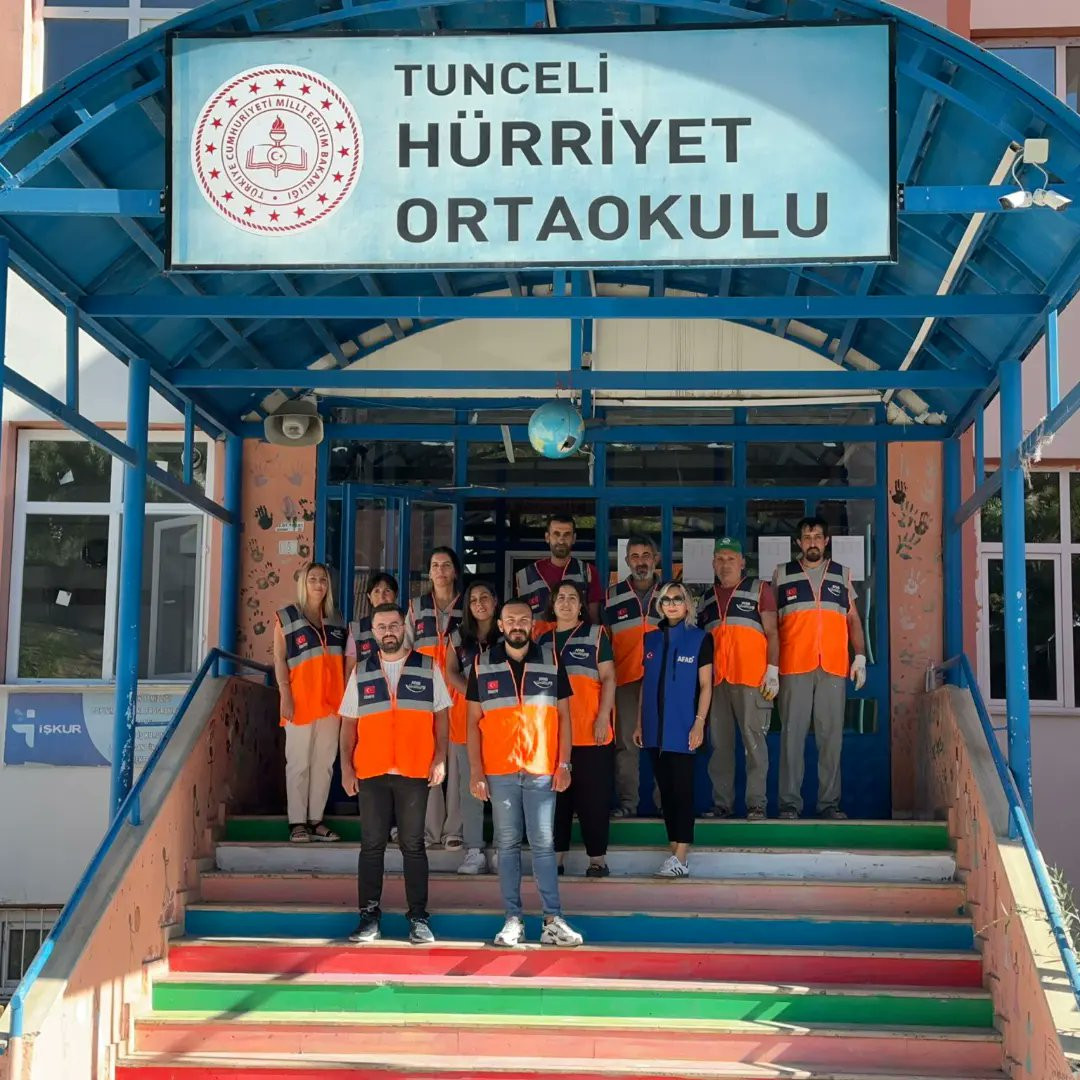 TOKİ Müşavir Firmasından ve AFAD Gönüllülerinden Tunceli’de Anlamlı Boyama Etkinliği